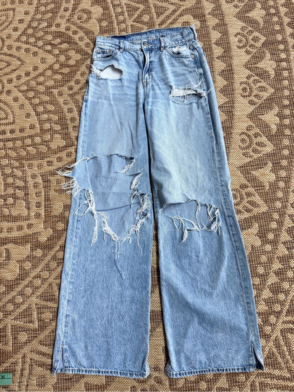 American Eagle Super Hi Rise Baggy Wide Leg Jean 000 Light Wash Destroyed Slit
